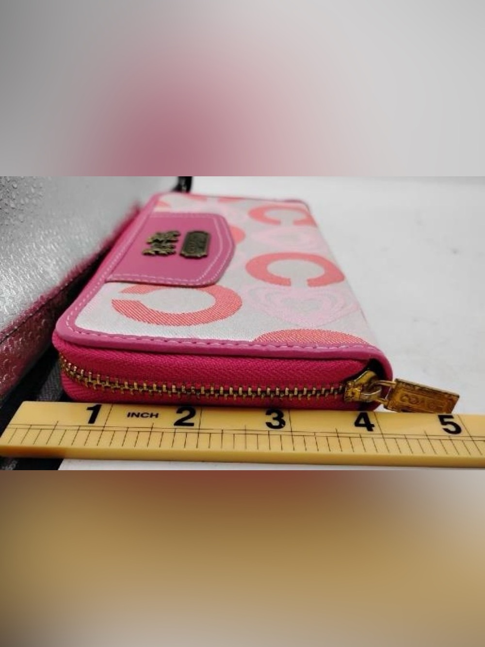 Coach Pink and White C🩷 Signature Zip Pouch - Picture 5 of 9